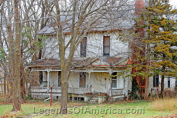 Lecompton, KS - Old House