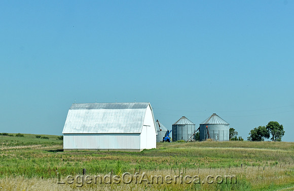 Hadam, KS - Barn & Silos Near
