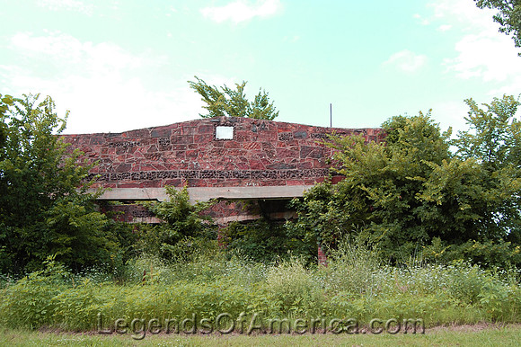 Shamrock, OK - Old Car Dealership