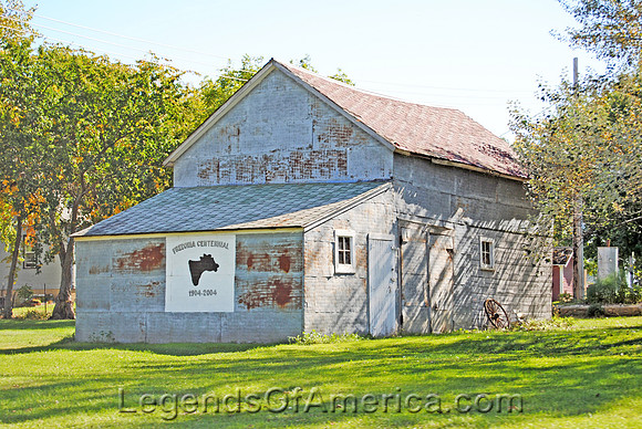 Fredonia, ND - Barn