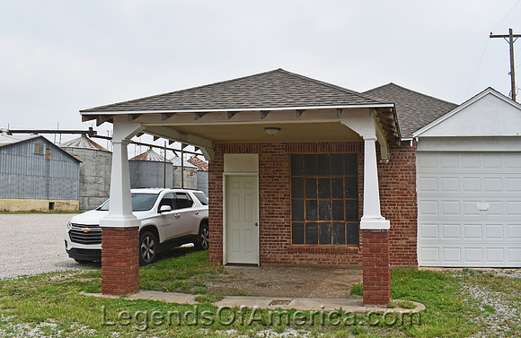 Mentor, KS - Old Gas Station