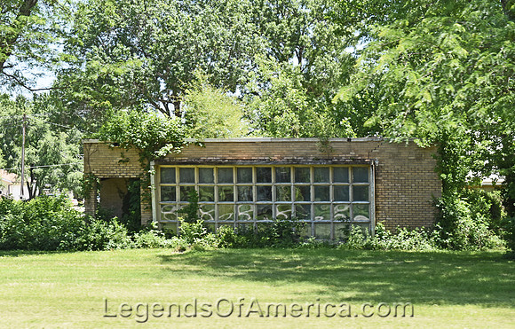 Pleasanton, KS - Old School