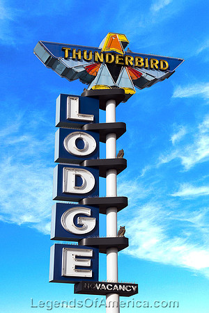 Redding, CA - Thunderbird Lodge Sign