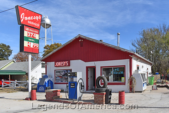 Melvern, KS - Gas Station
