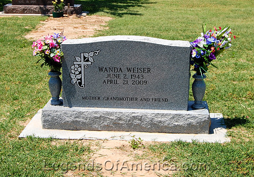 Wanda Foster Weiser Grave