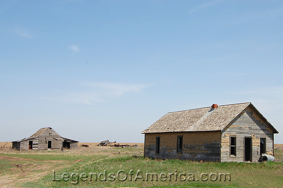 Kalvesta, KS - Old Buildings