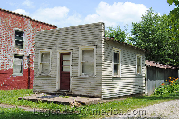 Wakarusa, KS - Building - 2