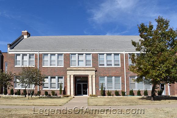 Lyndon, KS - School