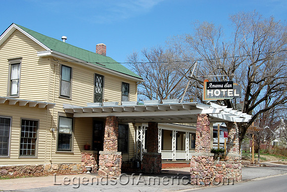 Tonganoxie, KS - Amana Elan Hotel