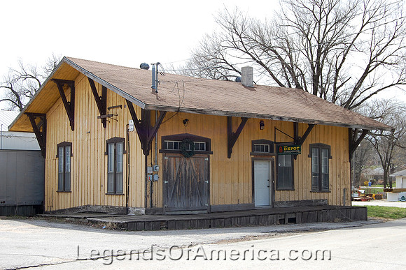 Tonganoxie, KS - Depot