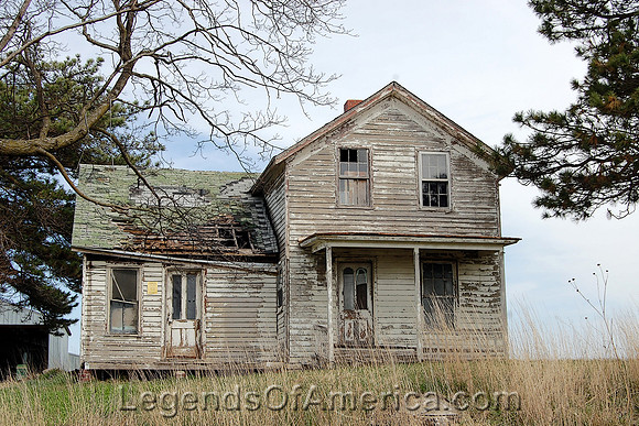 Williamstown, KS - Old House - 2