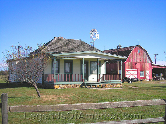 Red Oak, MO - House - 4