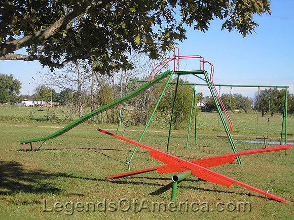Red Oak, MO - Play Equipment