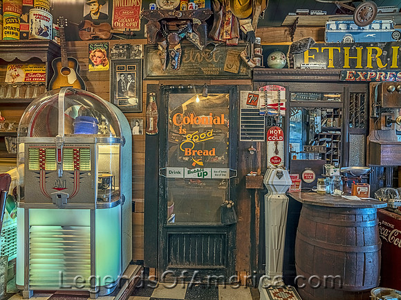 Ethridge, TN - Ike's Amish Depot & Country Store Interior - 3
