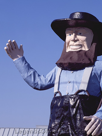 Lancaster County, PA - Giant Amish Man