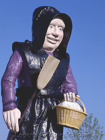 Lancaster County, PA - Giant Amish Woman