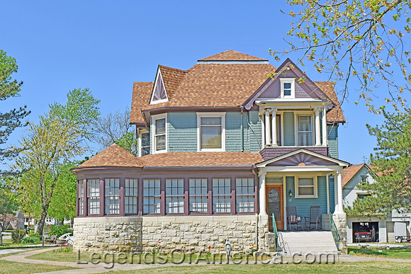 Cottonwood Falls, KS - House