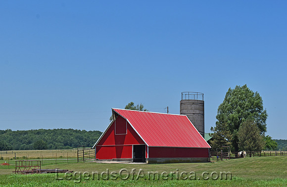 Mapleton, KS - Barn