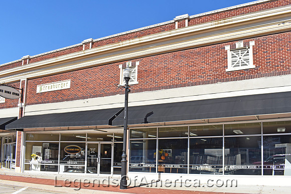 Parsons, KS - Business Building