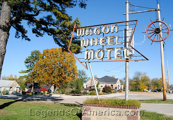Cuba, MO - Wagon Wheel Motel Sign