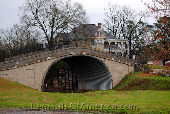 Edwards, MS - Side View