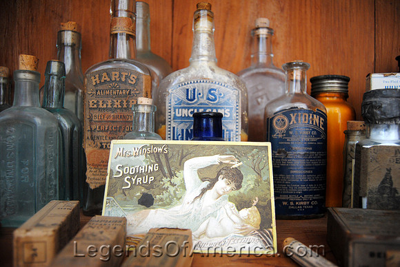 Lafayette - Acadian Village - Medicine