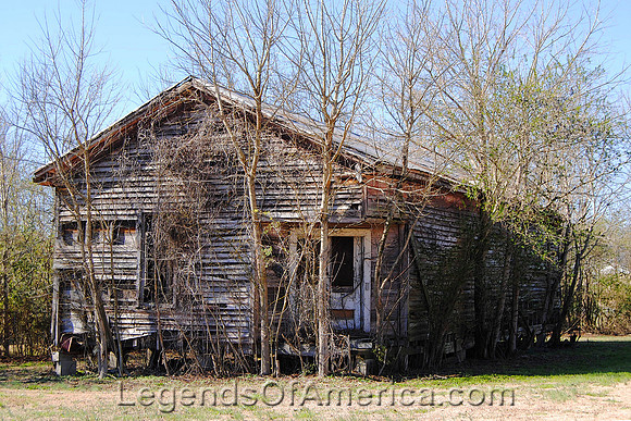 Rienzi, MS - Old Building