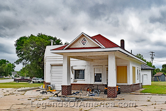 Plainville, KS - Old Gas Station