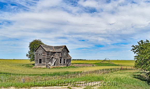 Cloud County. KS - Farmhouse