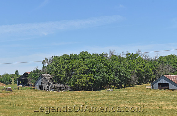 Winfield, KS - Barns Near
