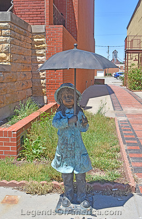 Concordia, KS - Orphan Statue - 2