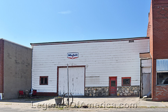 Aurora, KS - Old Mobil Garage