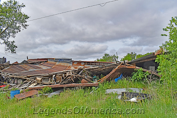 Oneida, KS - Junk