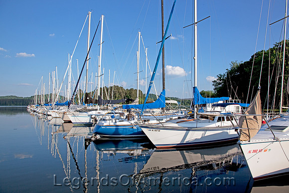 Guntersville, AL - Lake Guntersville Sailboats