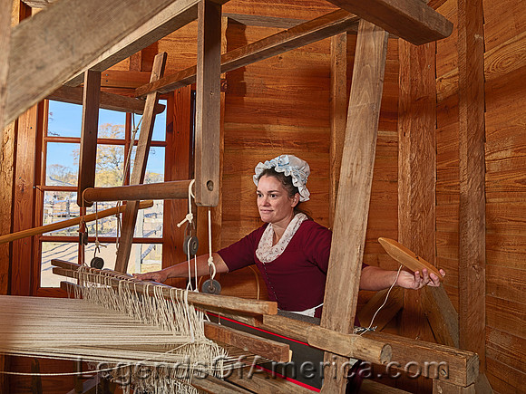 Yorktown,  VA - American Revolution Museum Working Loom