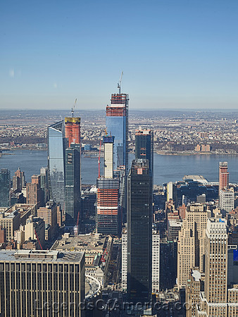 Manhattanskyline from the Empire State BuildingNYHighsmith2018