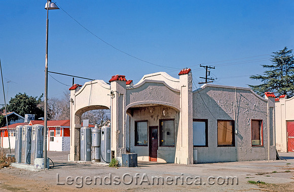 Rancho Cucamonga, CA - Richfield Station, 1977