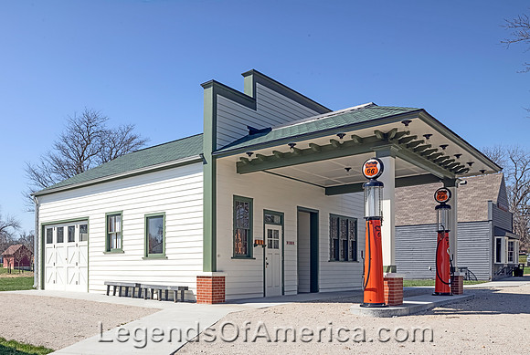 Shawnee, KS - Shawnee Town Gas Station