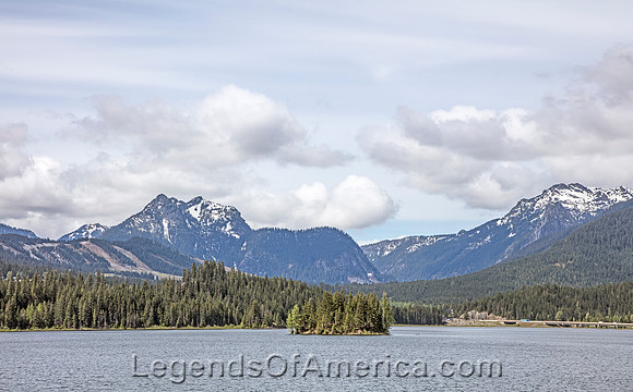 Whittier, WA - Keechelus Lake Northern Cascade Mountains