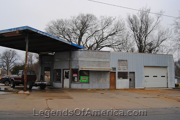 Chetopa, KS - Old Gas Station