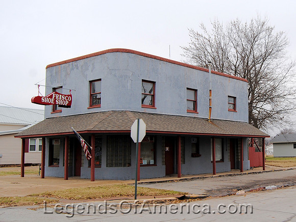 Girard, KS - Shoe Shop