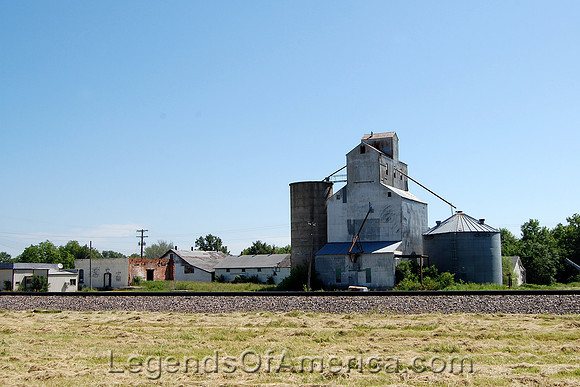 Pleasanton, KS - Elevators