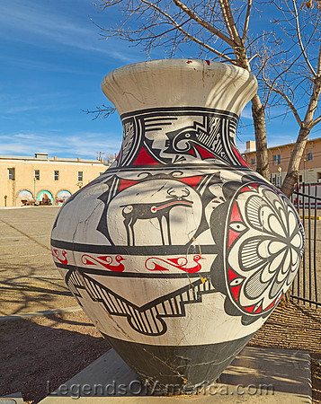 Gallup, NM - Giant Indian Pot