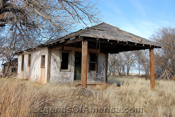 Glenrio, TX-NM - Old Business Building