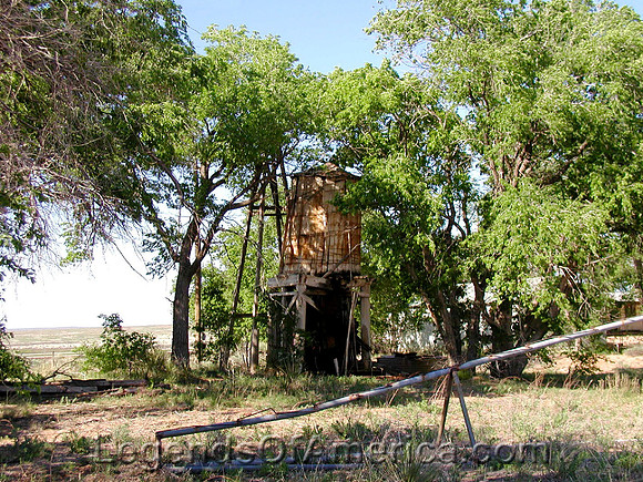 Glenrio, TX-NM - Old Water Tower