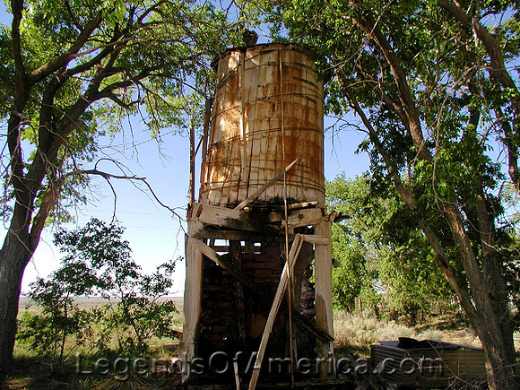 Glenrio, TX-NM - Old Water Tower - 2