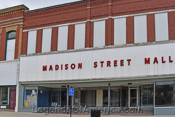 Fredonia, KS - Madison Street Mall