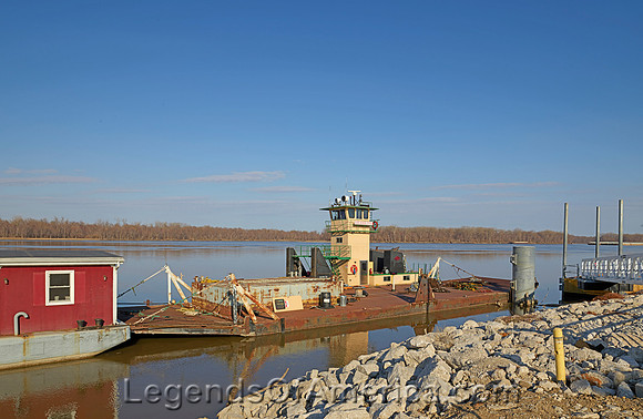 Hannibal, MO - Mississippi River Rusted Barge