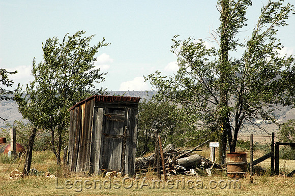 Kenton, OK - Outhouse