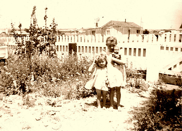 Lorene & Ernastine Foster